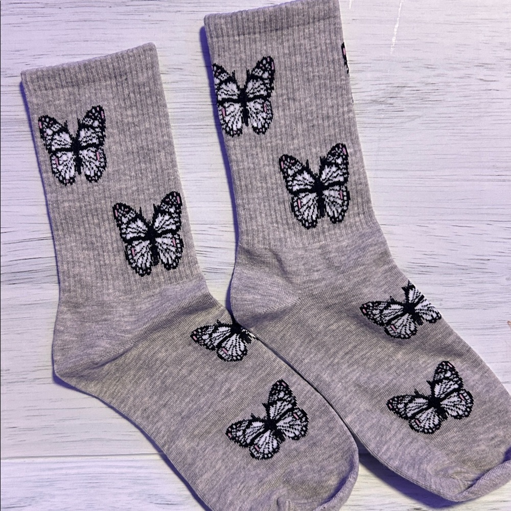 NWT 3 pair Gray Butterfly Patterned Womens Socks 3 pack